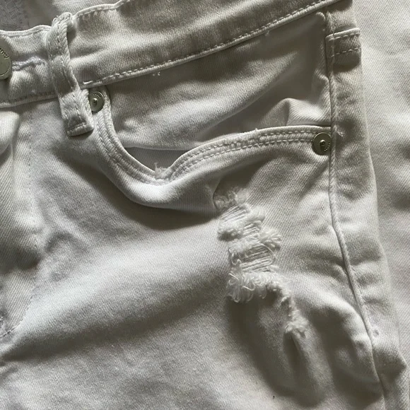 BLANKNYC white crop girlfriend jean - Picture 12 of 15